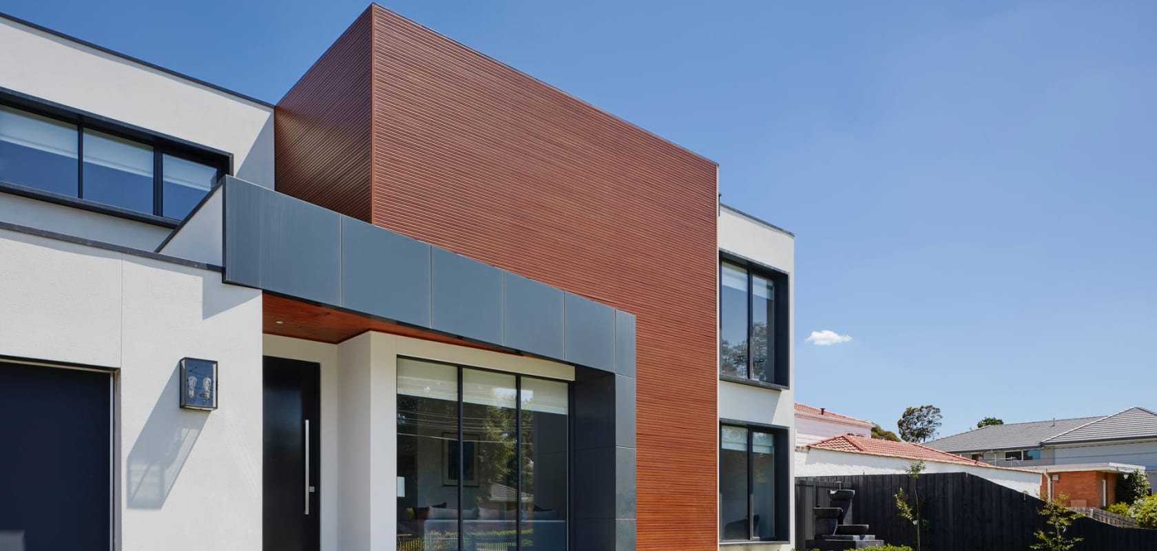 لماذا تختارنا